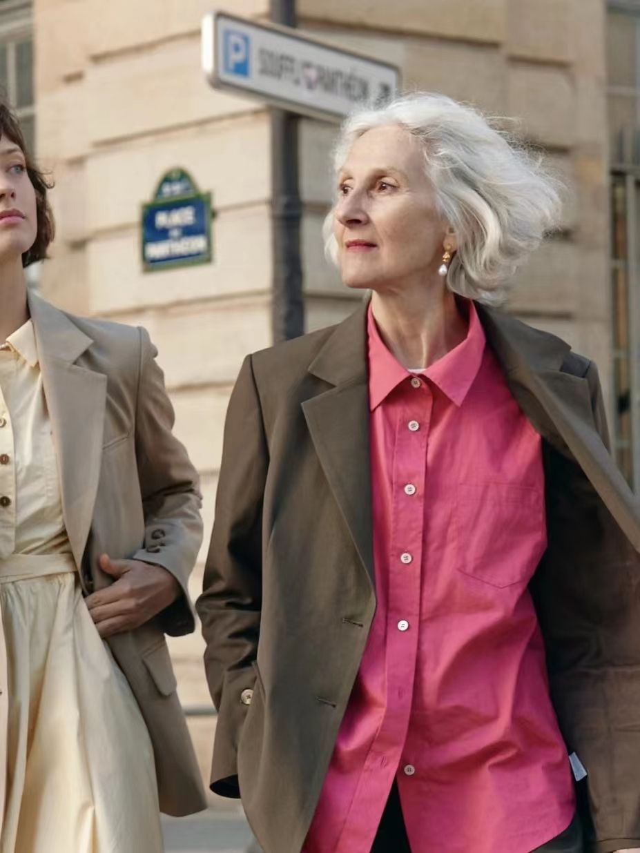 衬衫与卫衣的高级搭配,衬衣跟卫衣搭一起真的很好看