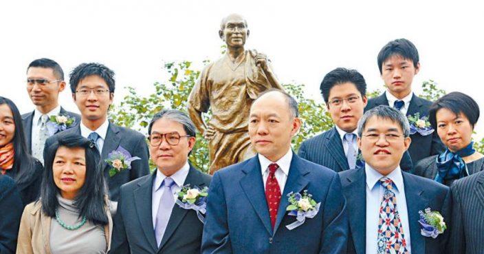 百年霍家：独尊大房，二房三房子女不与父合影，不得插手家族生意