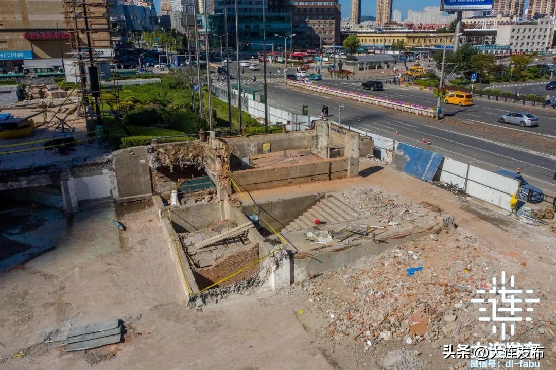 新世纪广场改造全过程,胜利广场改造前后对比
