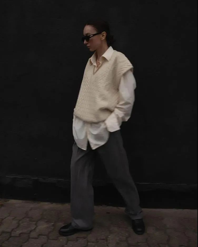 毛衣衬衫叠穿搭配什么裤子,冬天衬衫如何搭配毛衣