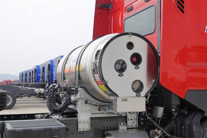 乘龙h79米6高栏,乘龙h7牵引车豪华和标配的区别