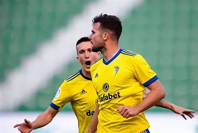 竞彩足球今日三串一实单推荐,今日竞彩足球推荐预测分析