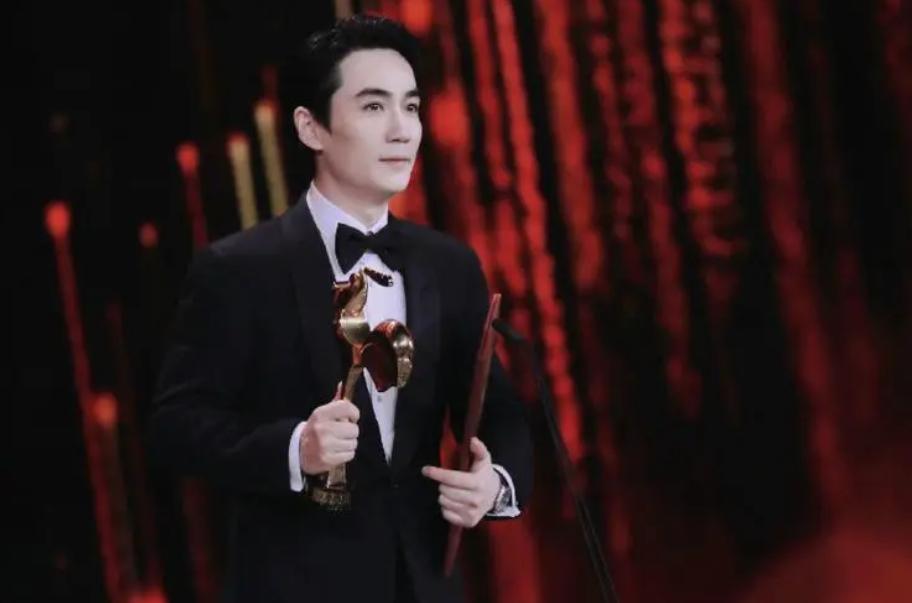 这一次，35岁的影帝朱一龙，狠狠地打了“娱乐圈的脸”