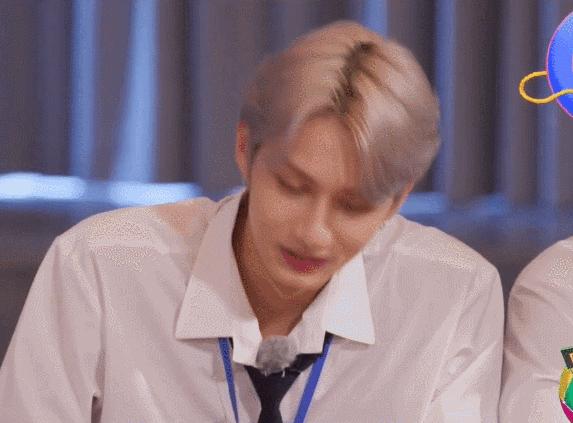 现在流行宽肩,韩国流行宽肩