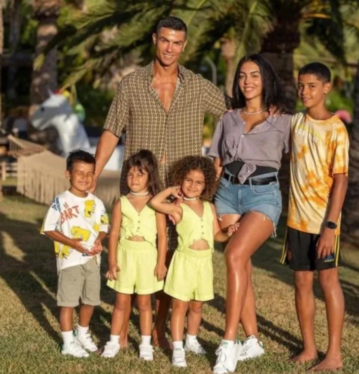 c罗12岁有多高,c罗12岁的儿子多高