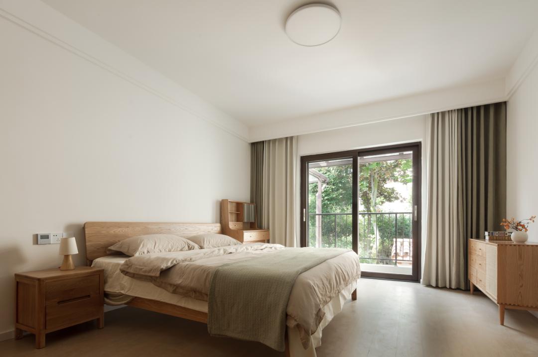 264㎡原木别墅丨满墙大书柜丨让自然的风带来家的宁静