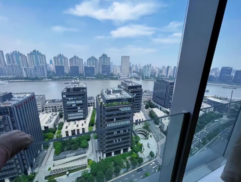 吴亦凡破产了？上海1.28亿豪宅疑似出售，房子406平可眺望陆家嘴