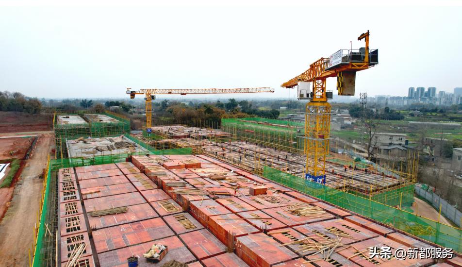 新都木兰兴城足球公园建设进度,成都四德公园足球场