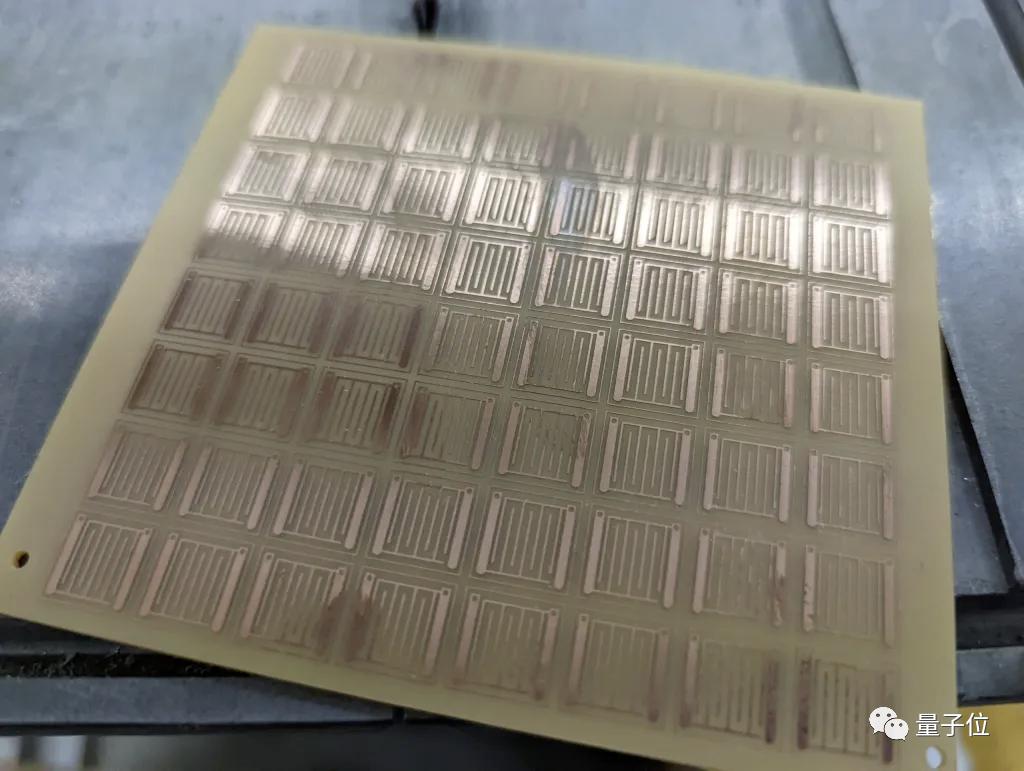 鏃ユ湰灏忓摜浣滄鐢靛嚮,鏃ユ湰灏忓摜浣滄瀹為獙鐢靛嚮