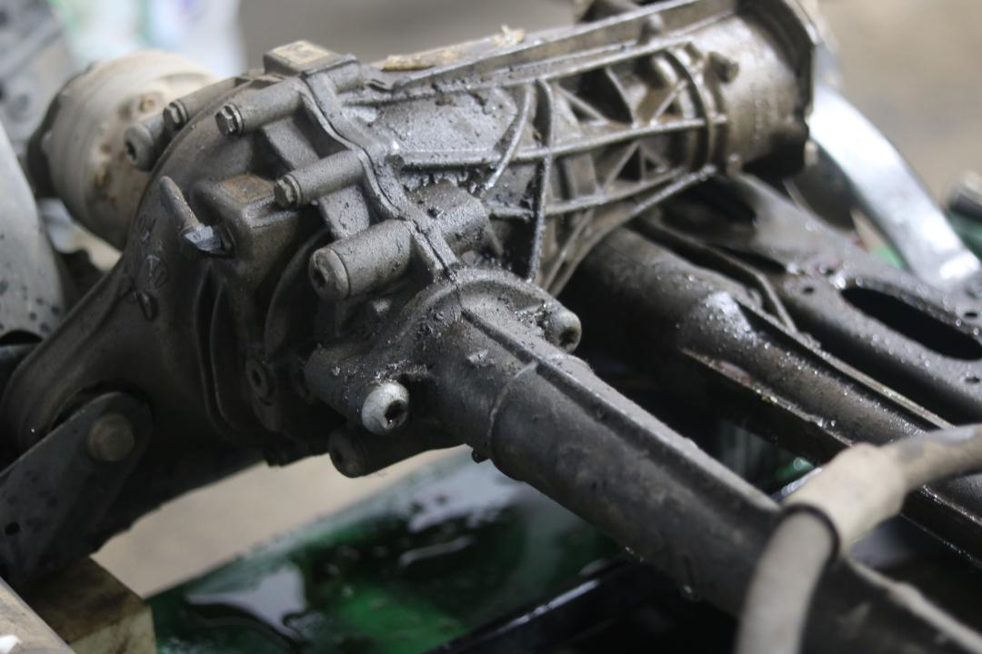 老款奥迪q74.2报废,奥迪q7新能源报废车