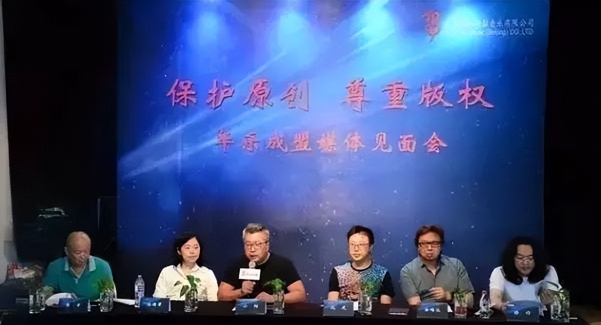 一部靠“造假”走到今天的节目，玩套路也该有点新意吧？