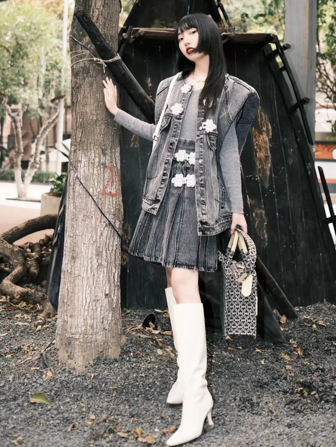 牛仔外套的最佳搭配小版型,牛仔外套怎么穿好看又时尚