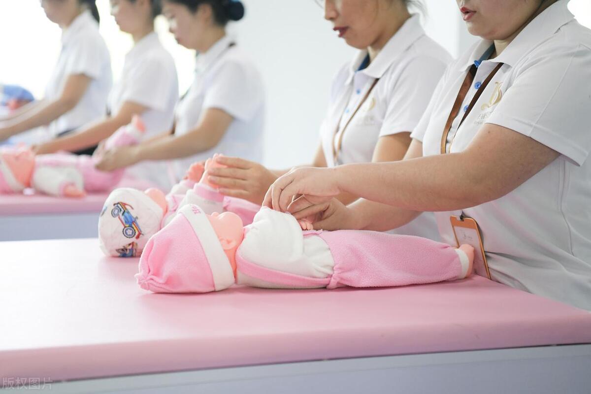 家政高级月嫂教程,家政月嫂如何学习