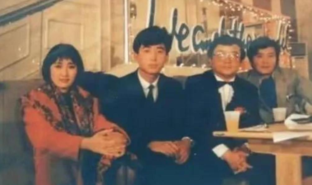 歌手成方圆年轻时候的照片,成方圆是80年代的当红歌星