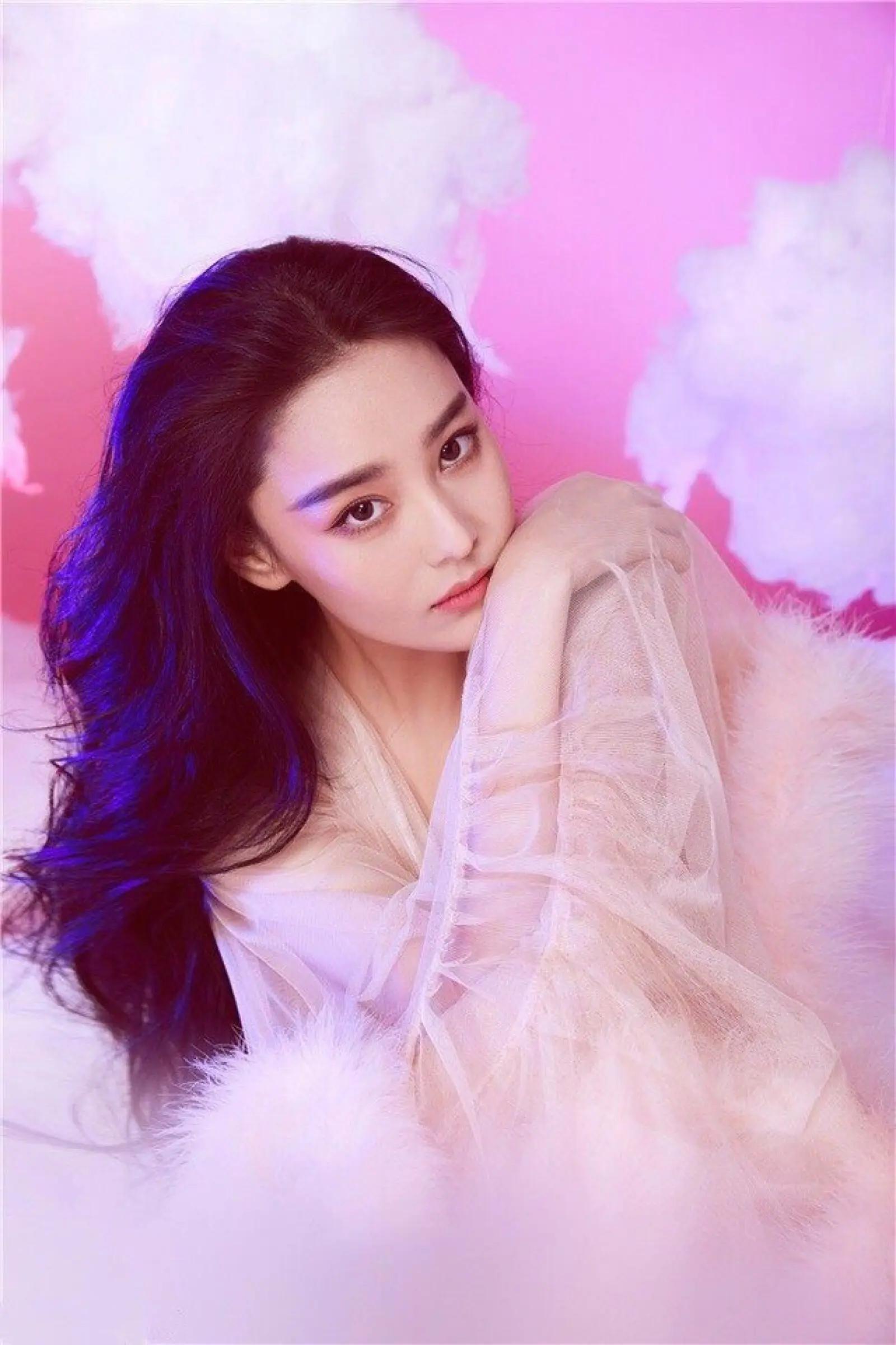 根正苗红何捷,何捷和张馨予现在关系怎样