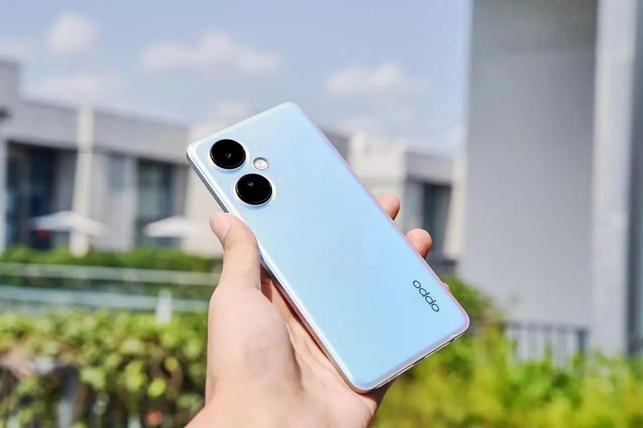 “O粉”换机攻略，1500-2500价位选这两款，流畅用四年无压力