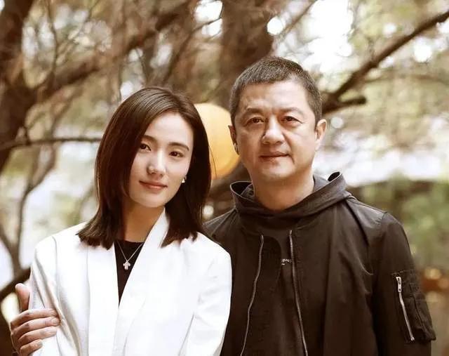 李亚鹏为1岁女儿庆生！花数千万买礼物，小19岁二婚妻子神似王菲