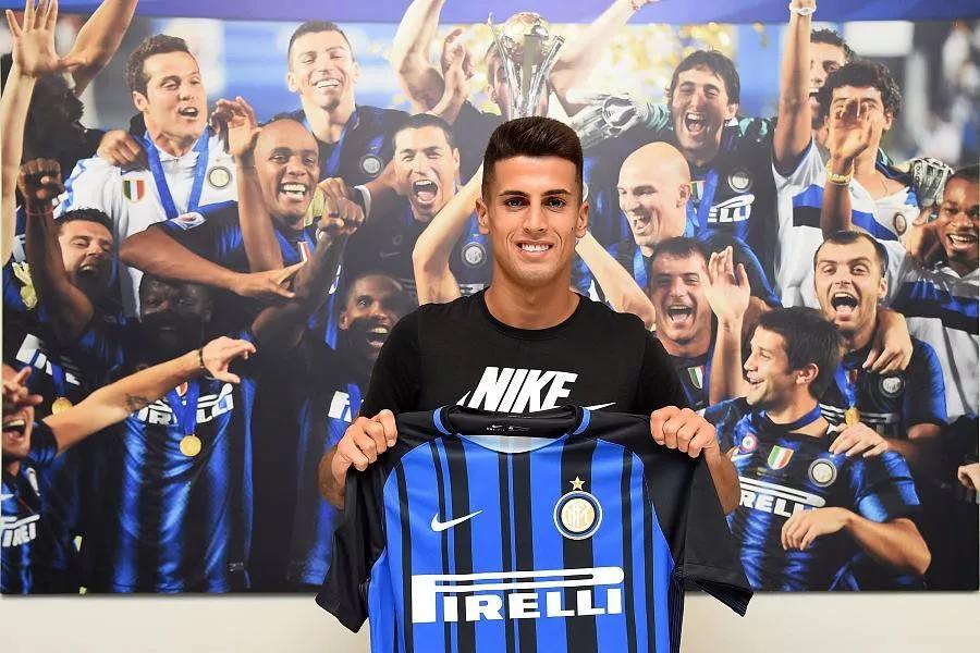 马洛塔第一经理人,马洛塔签约曼联