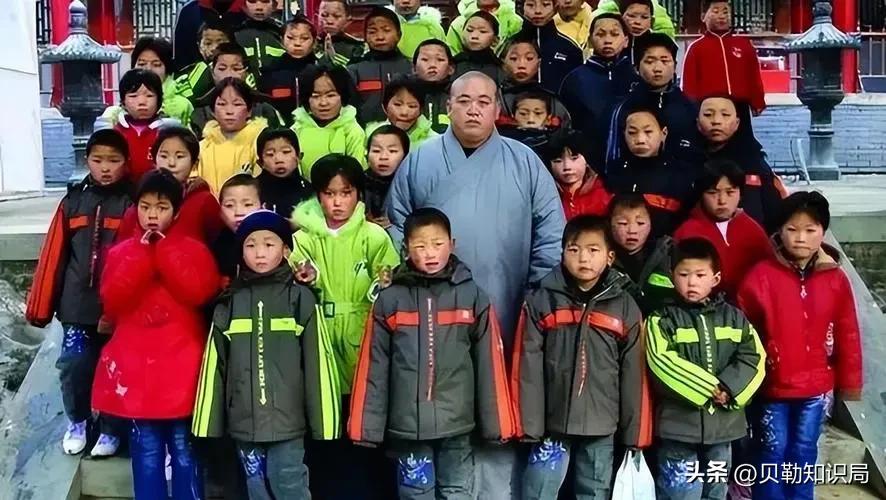 月薪700却身披16万袈裟，豪掷4.5亿买地，如今佛门还是圣地吗？