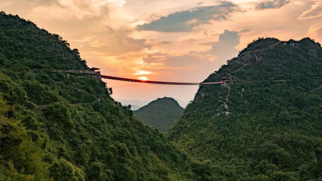 回到小县城朝九晚五,回到朝九晚五的心情说说