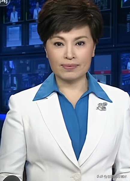 《新闻联播》主播，离不开李瑞英；唱歌，离不开*祖英宋**