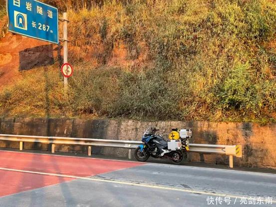 你会选择市区的房还是郊区的房,什么样的房子属于临街的房子