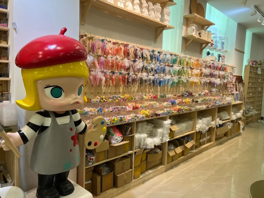 北青探店|创新百分百！这间“实验室”有各种DIY手工还能撸猫