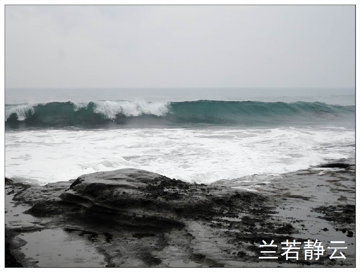 巴厘岛海神庙波涛汹涌,印尼巴厘岛皇威庙