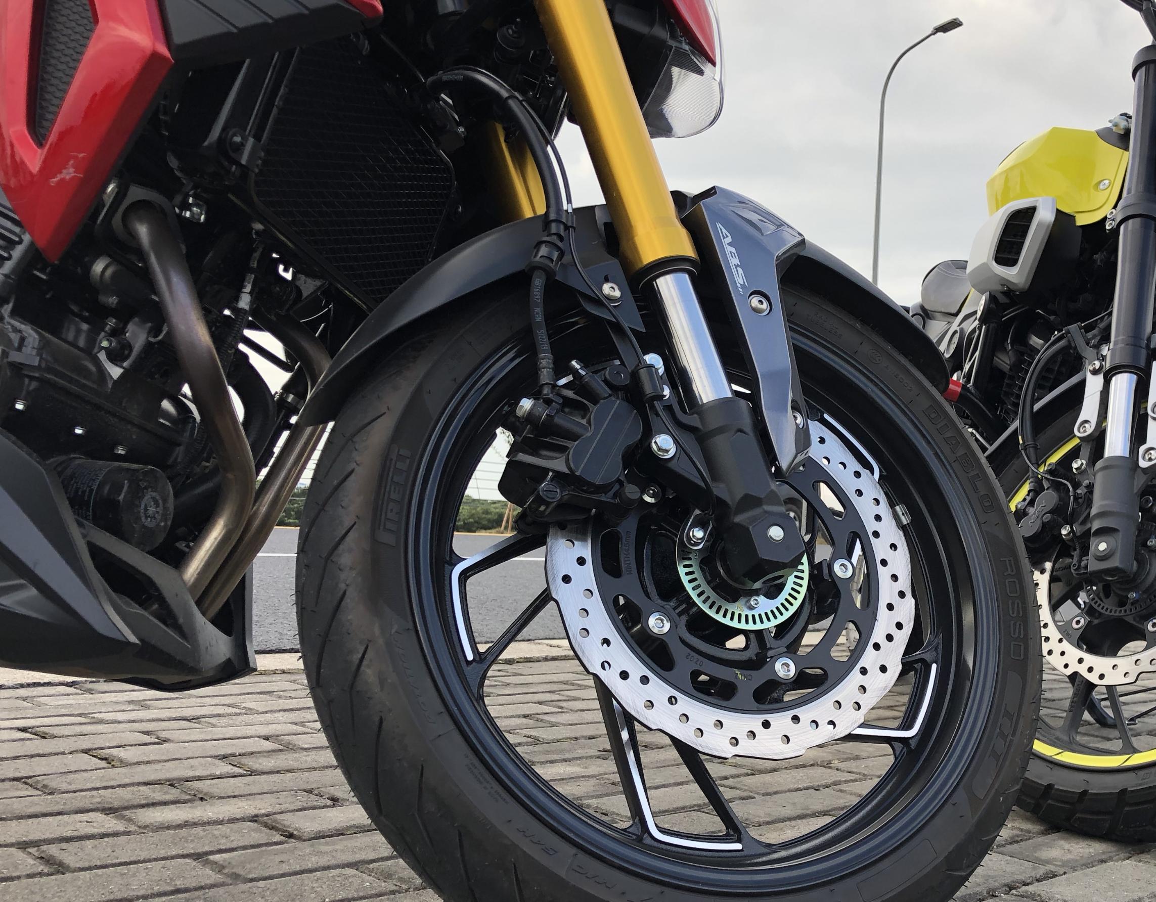 豪爵dr250和春风nk250哪个好,豪爵dr250和dr300有什么区别