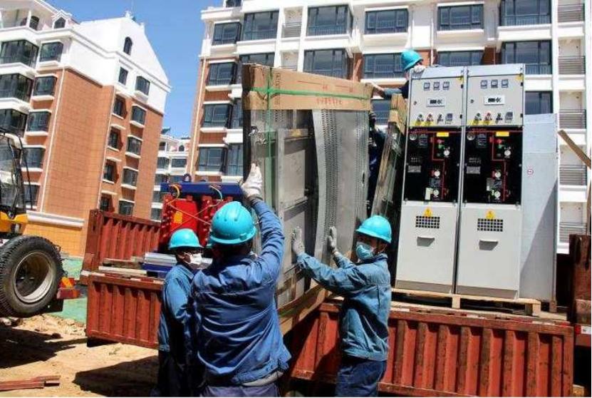 《狂飙》中的供电局长杨健，现实中能贪多少钱？让人想不到