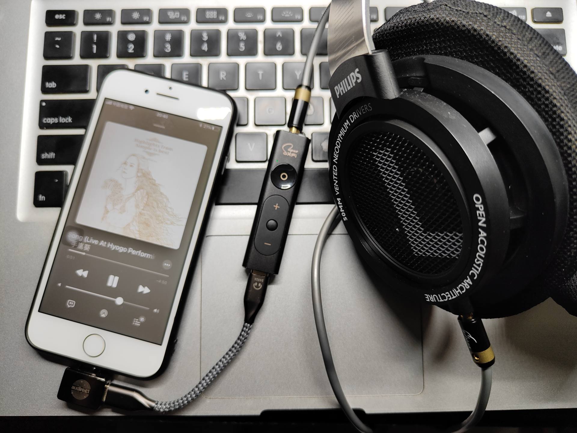 让普通耳机也能变身SXFI声晰飞！体验创新BlasterX1外置声卡