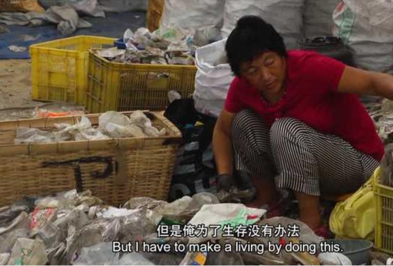 泰国人妖：平均寿命三四十岁，长期服用激素，晚年靠扫地刷碗维生