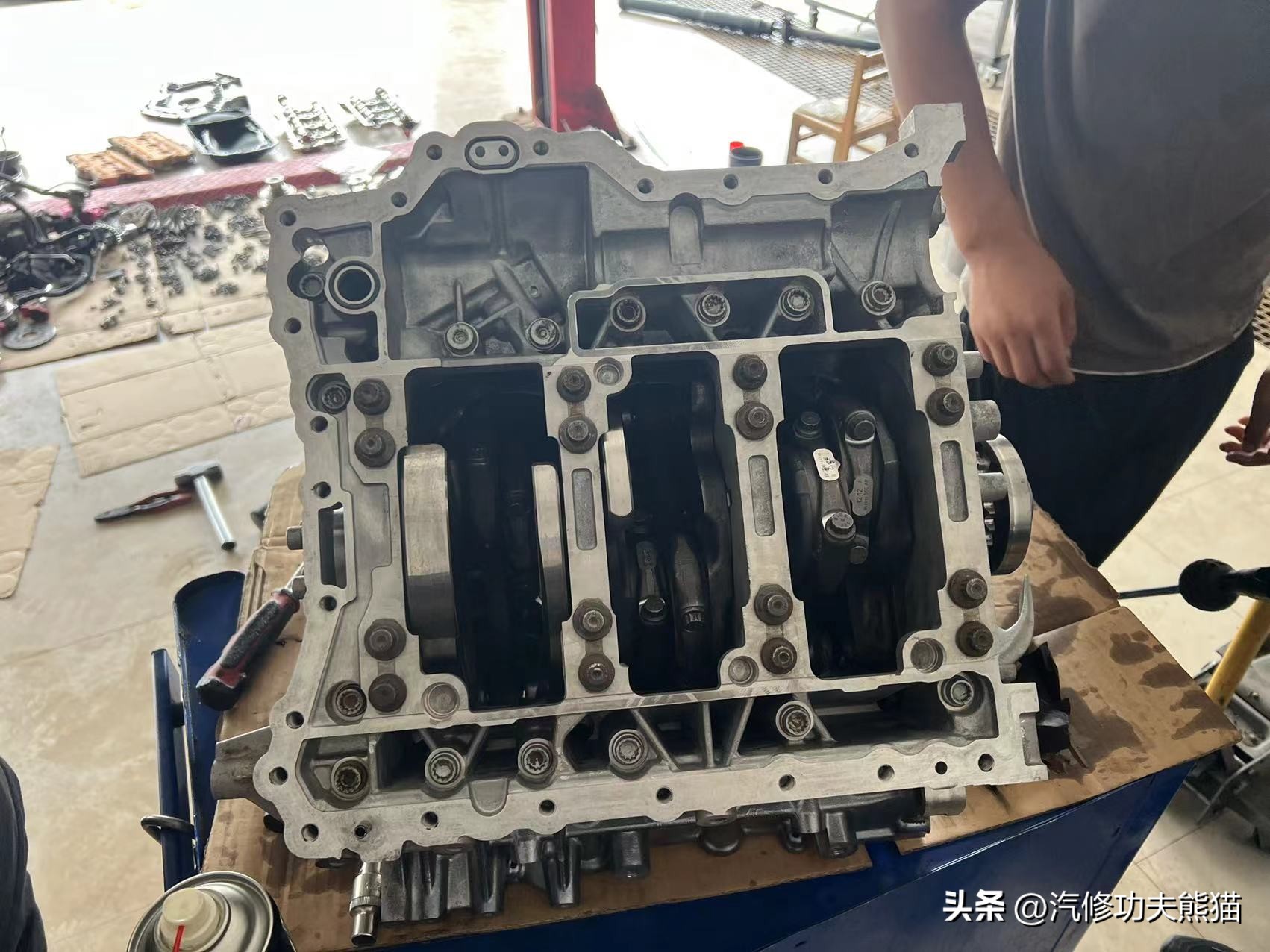 不坑穷人的好车视频,19款奥迪q73.0t烧机油大修全过程