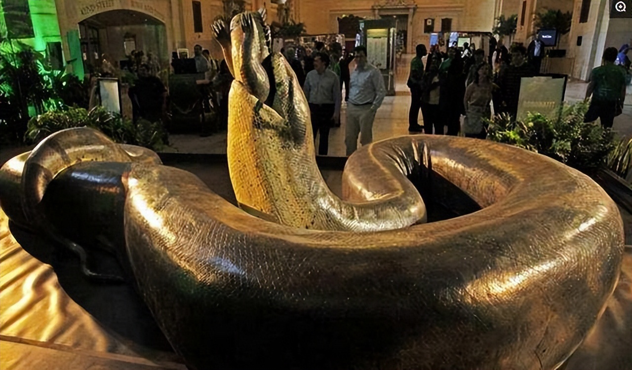 神秘巨蛇骨架,130米巨蛇骨架