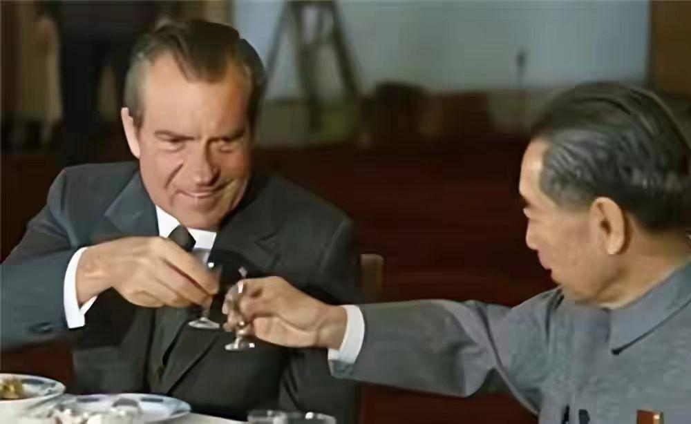 72年尼克松访华，炫耀美国原*弹子**数量，周总理一句话让他哑口无言