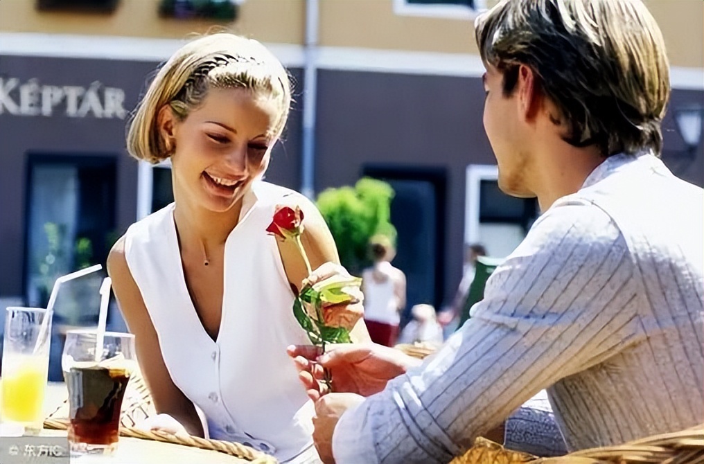 走不进一个男人心里的原因,聪明女人主动聊天话题