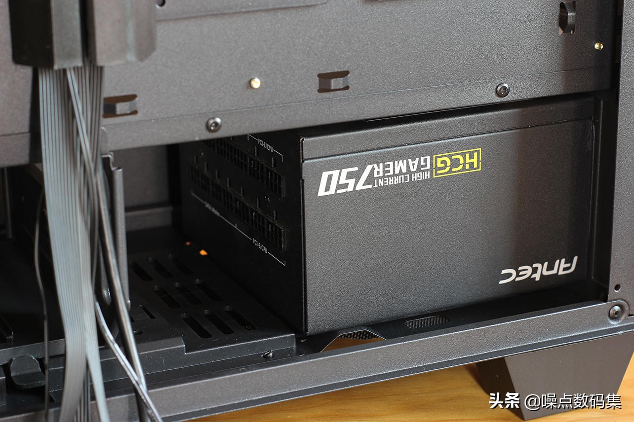 钛3080机箱,价格便宜但是散热很好的机箱