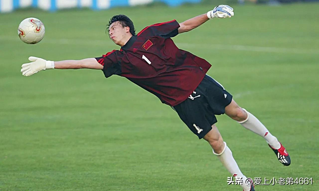 安崎为什么看着很矮,安崎现在的情况