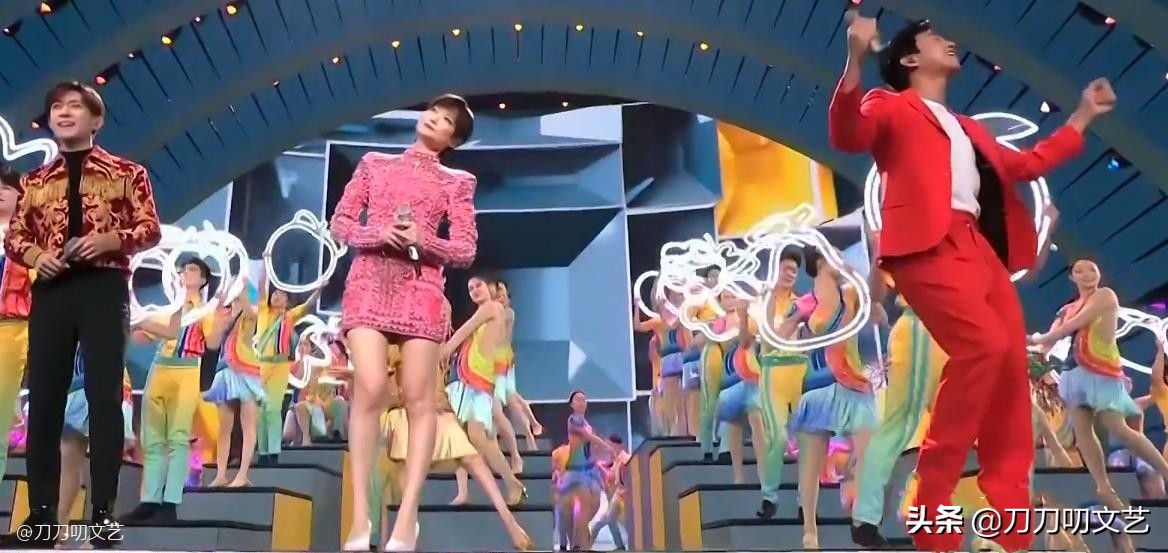 春晚首秀央视,春晚马凡舒绿裙