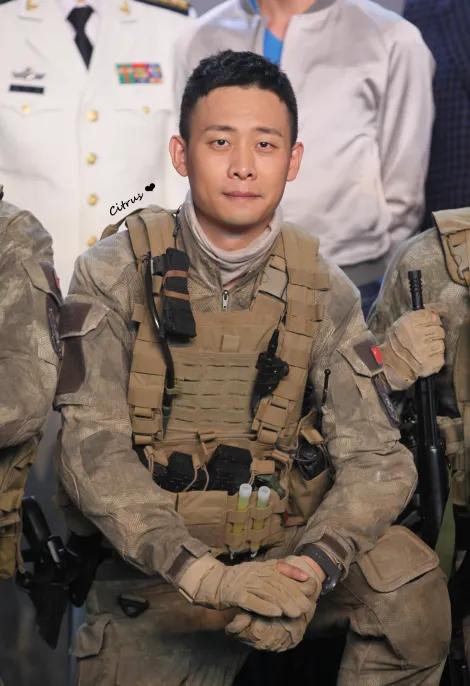 红海行动张译王彦霖黄景瑜,红海行动张译黄景瑜专访视频