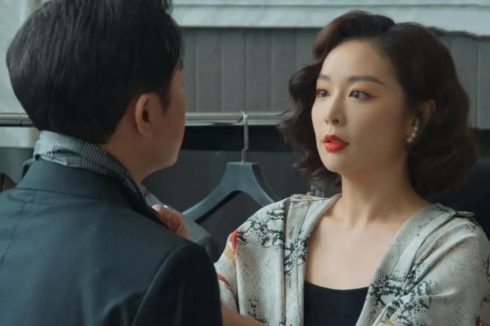 狂飙陈书婷霸气时刻,狂飙陈书婷开的车