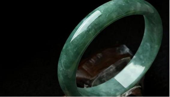 油青蓝水的区别,油青翡翠与危料如何区分