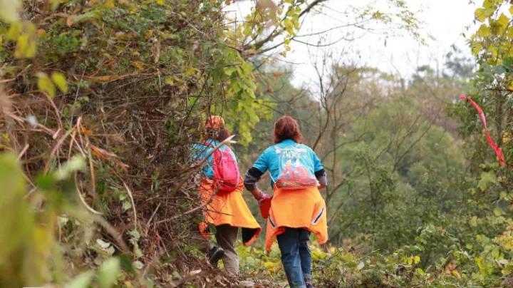 运动老乡(106)永州巅峰跑赛途中捆鞋带