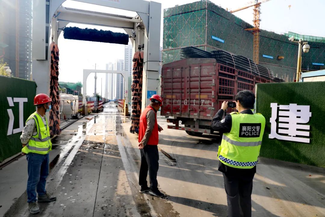 跟随警察蜀黍的脚步游览,跟警脚步看信阳警察蜀黍暖心举动