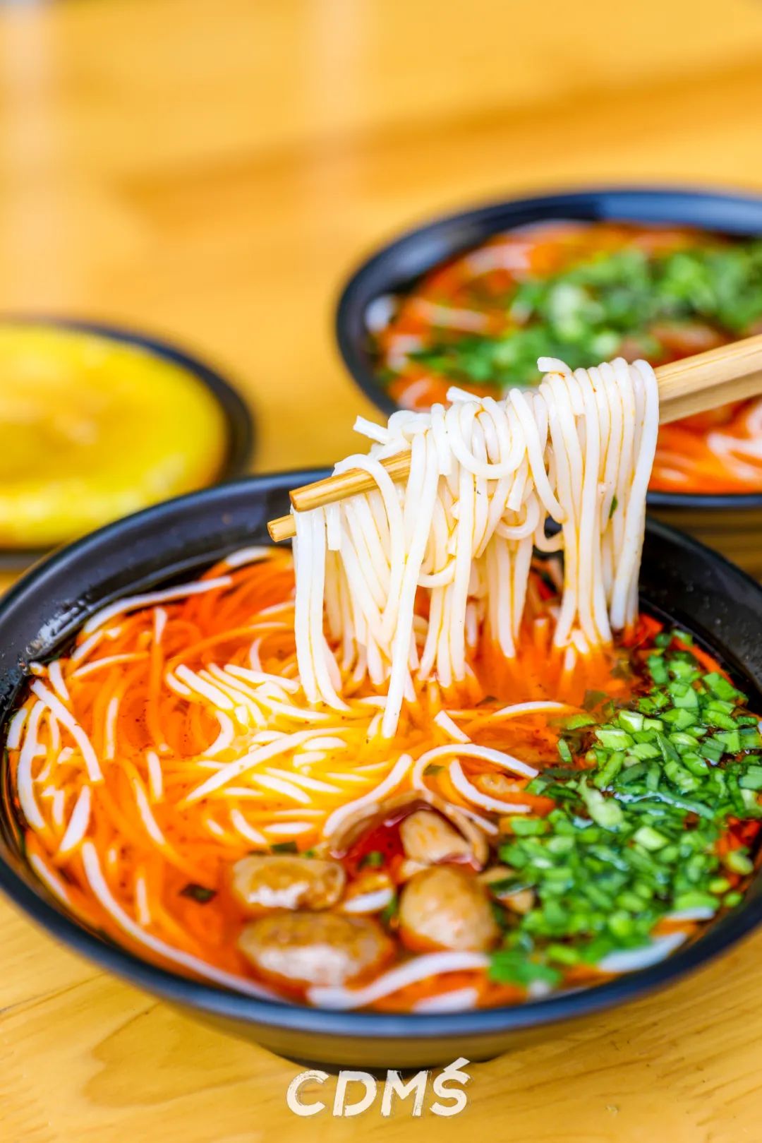 嗦粉成都美食,成都美食嗦粉