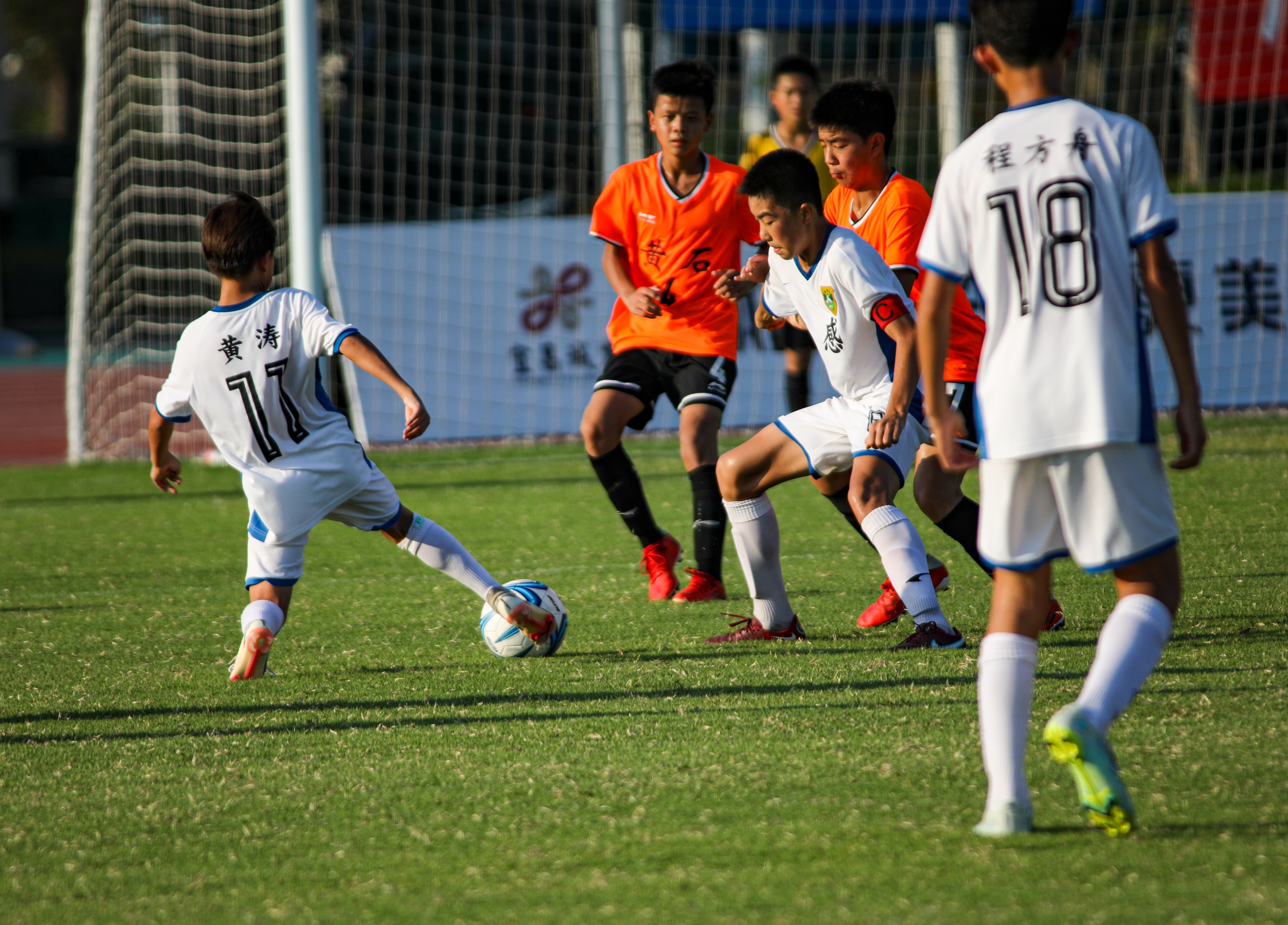 湖北宜昌：大学生罗清芸暑假回乡带领志愿者为省运会赛事服务