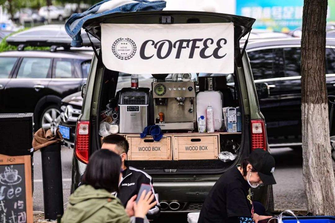 占山为王做百亿生意！露营经济，这是作死