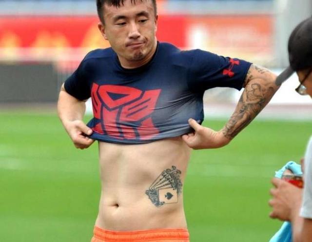 女足夺冠为何男足垫底,中国女足夺冠最新战况