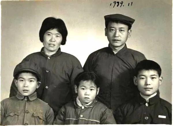 老爸的童年往事,老爸和老妈的故事