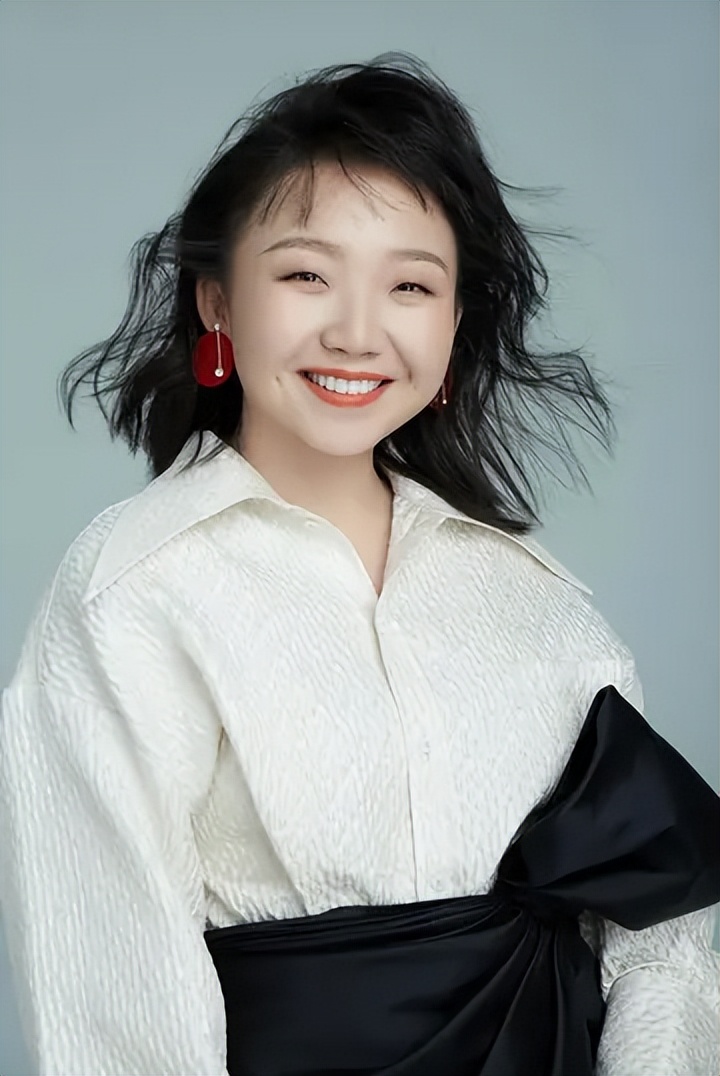 辣目洋子连续翻车,辣目洋子将礼物挂二手平台